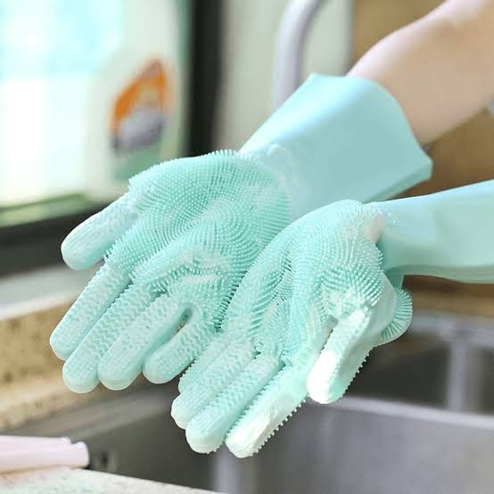 Silicone Washing Gloves with Built-In Scrubber.
