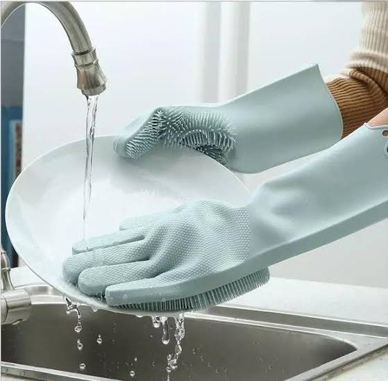Silicone Washing Gloves with Built-In Scrubber.